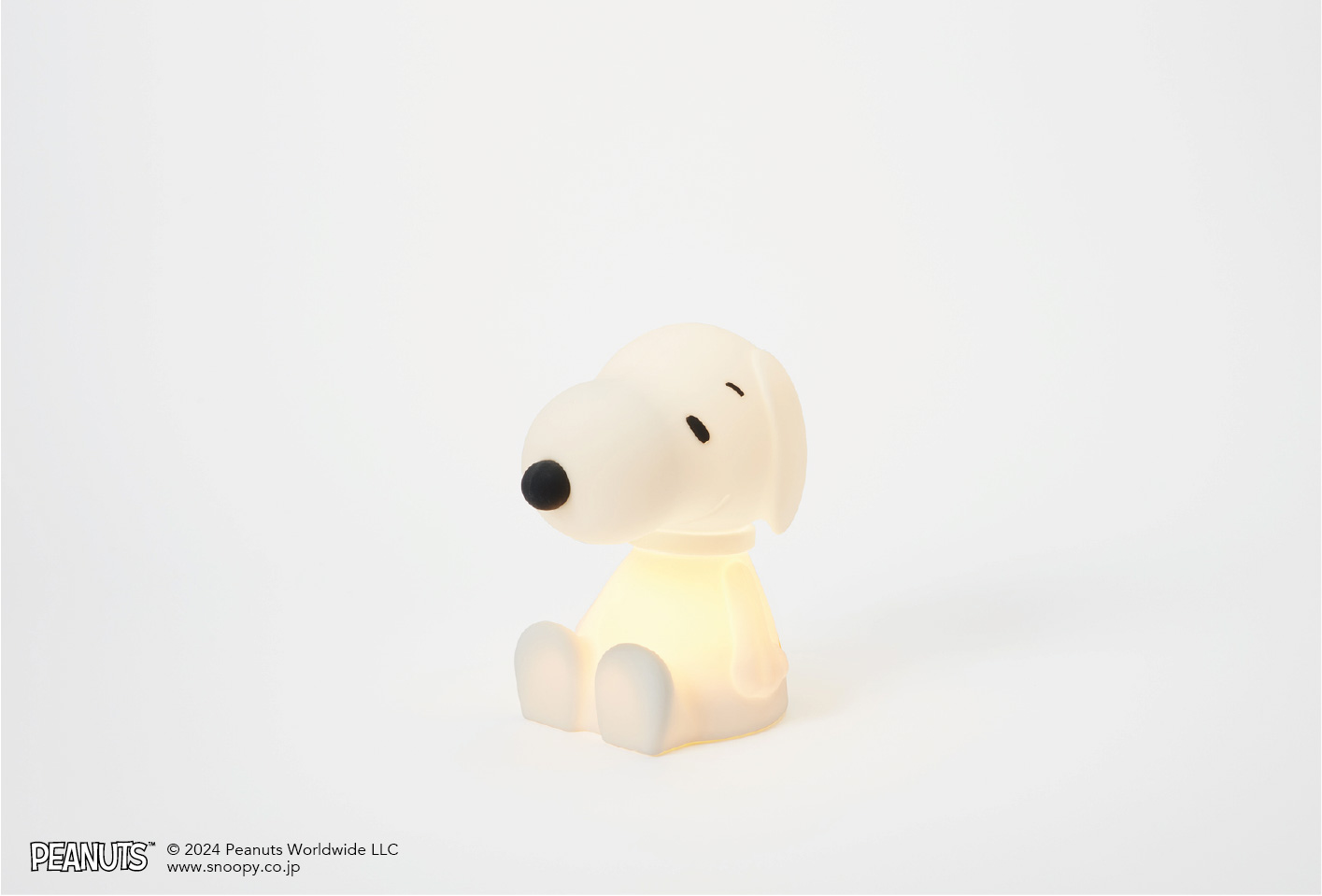 スヌーピーに着想を得た、シンプルで温かみのあるランプ。 Mr Maria